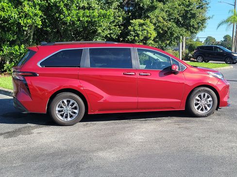 Certified 2023 Toyota Sienna XLE w/ XLE Plus Package AWD/4WD image 8