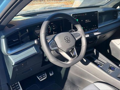 New 2026 Volkswagen Tiguan SE R-Line AWD/4WD image 9