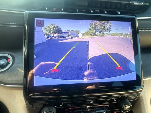 Used 2024 Jeep Grand Cherokee Limited 4xe AWD/4WD image 19