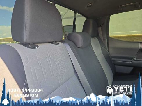 Used 2022 Toyota Tacoma TRD Off-Road w/ Technology Package AWD/4WD image 14