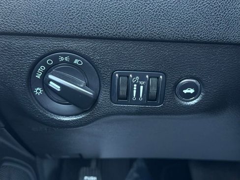 Used 2023 Dodge Charger SXT w/ Blacktop Package image 25