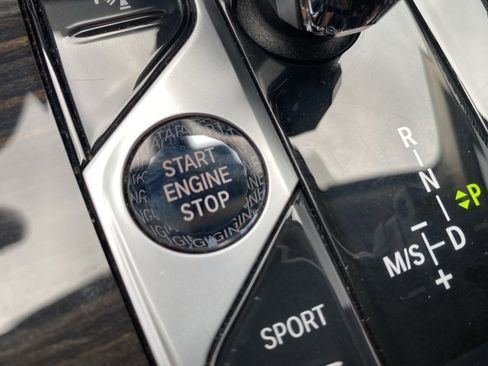 Used 2021 BMW X7 xDrive40i w/ Executive Package image 34