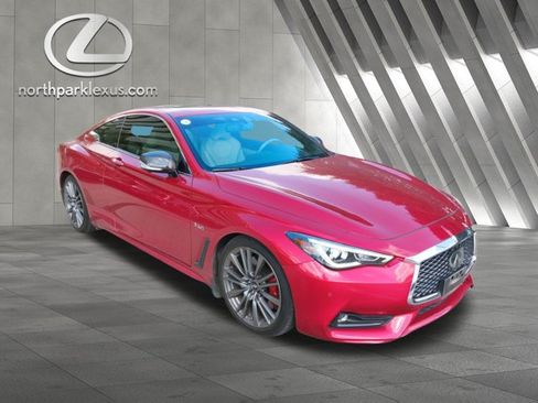 Used 2017 INFINITI Q60 Red Sport 400 RWD image 5