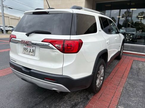 Used 2017 GMC Acadia SLE FWD image 2