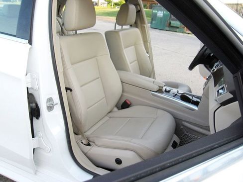 Used 2016 Mercedes-Benz E 350 4MATIC Sedan w/ Premium Package image 23