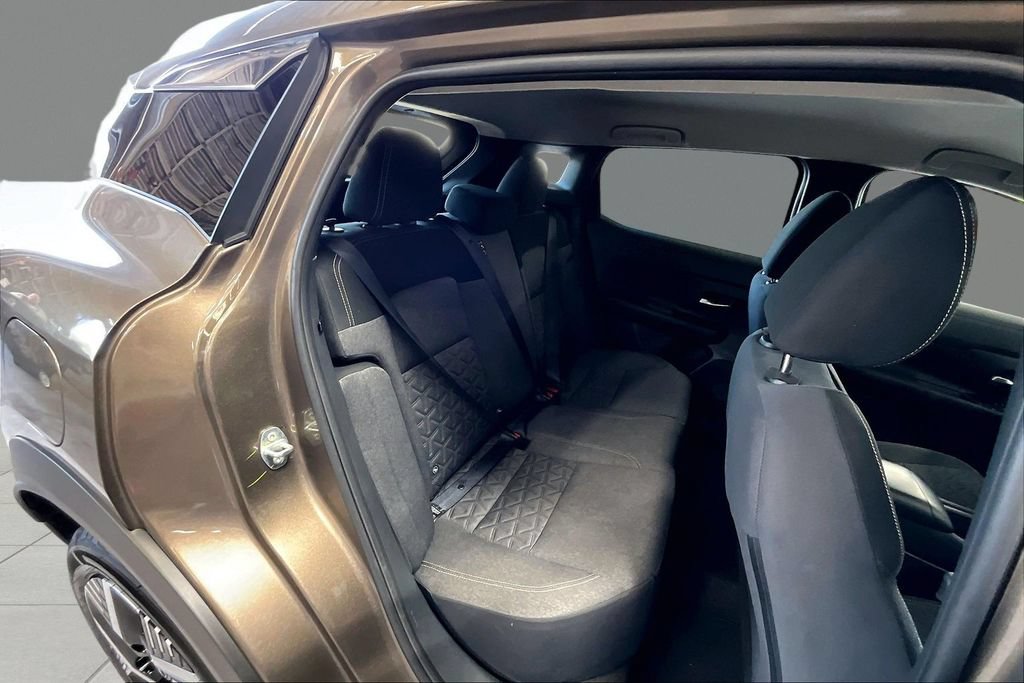 Used 2025 Nissan Kicks SV FWD image 21