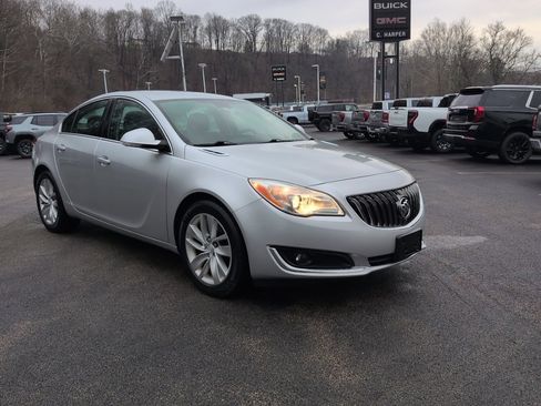 Used 2016 Buick Regal AWD image 3