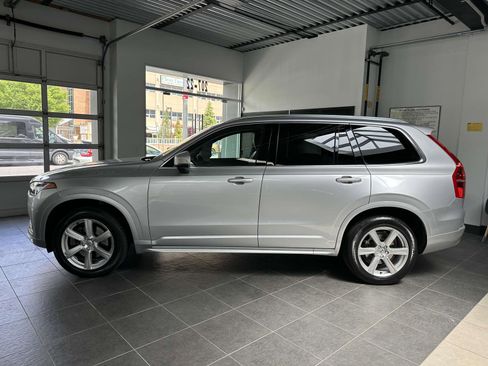 Certified 2022 Volvo XC90 T6 Momentum image 8