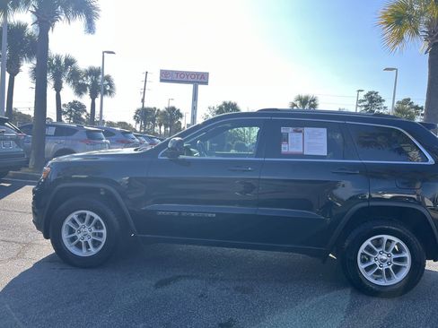 Used 2019 Jeep Grand Cherokee Laredo image 7