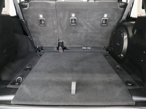 Used 2018 Jeep Wrangler Unlimited Rubicon image 24