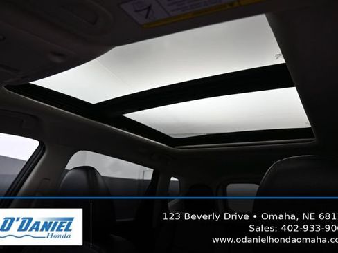 Used 2017 Nissan Rogue SL w/ SL Premium Package AWD/4WD image 35