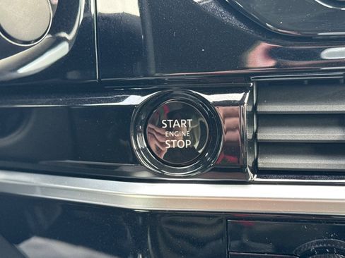 New 2025 Nissan Pathfinder SV image 26