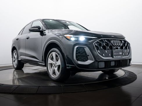 Certified 2025 Audi Q5 Premium Plus w/ Premium Plus AWD/4WD image 1