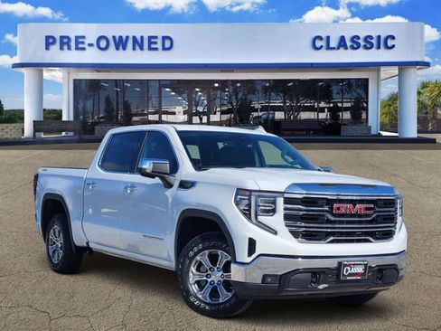 Used 2025 GMC Sierra 1500 SLT AWD/4WD image 1