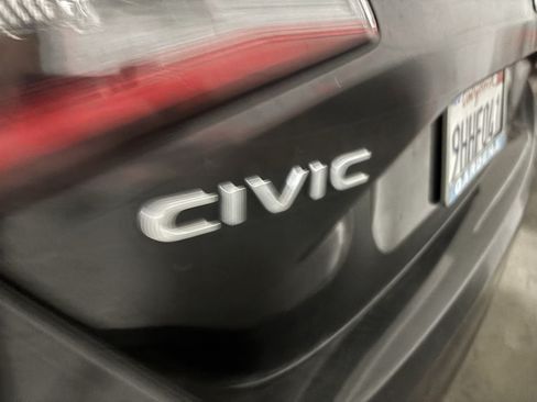Used 2023 Honda Civic EX-L image 3