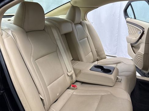 Used 2018 Ford Taurus Limited image 33