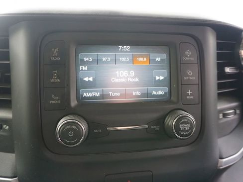 Used 2019 RAM 1500 Big Horn image 10