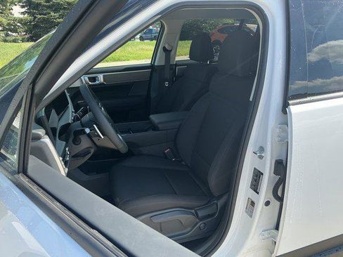 New 2026 Hyundai Santa Fe SE image 9