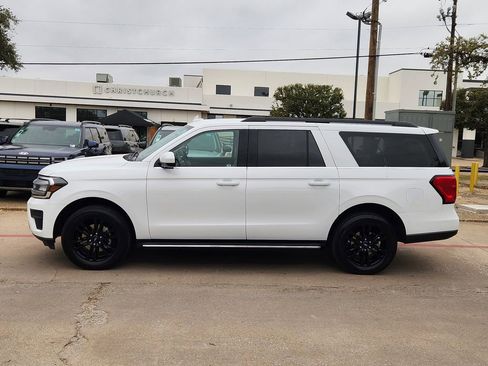 Used 2023 Ford Expedition Max XLT image 4