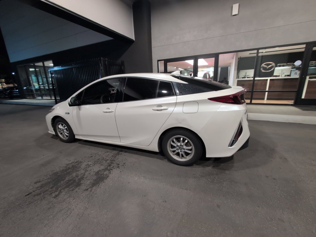 Used 2017 Toyota Prius Prime Premium w/ Carpet Mat Package FWD image 9