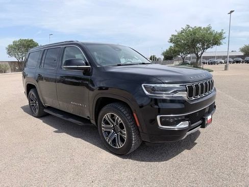 Used 2024 Jeep Wagoneer Series II AWD/4WD image 4