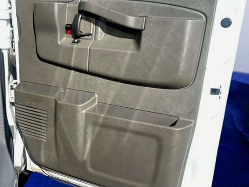 Used 2023 Chevrolet Express 3500 w/ Driver Convenience Package image 16