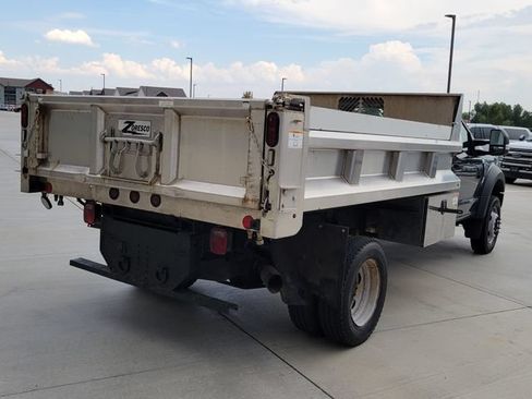 Used 2017 Ford F550 2WD Regular Cab Super Duty image 3