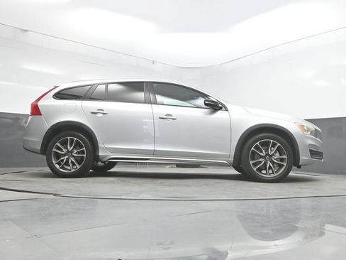Used 2017 Volvo V60 T5 Cross Country w/ Convenience Package AWD/4WD image 41