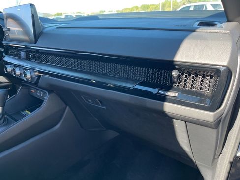 Used 2024 Honda CR-V Sport Touring image 31