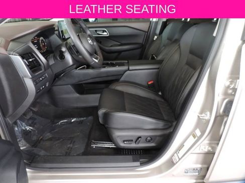 Used 2023 Nissan Rogue Platinum w/ Platinum Premium Package image 23