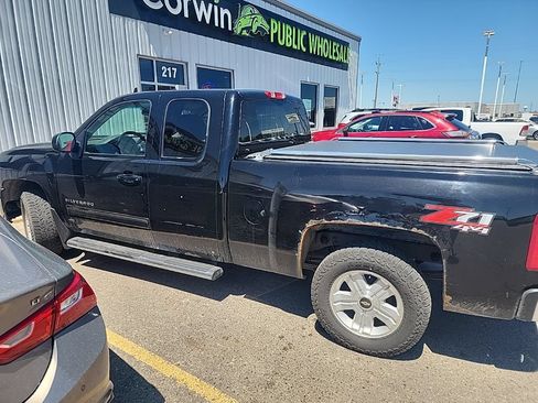 Used 2010 Chevrolet Silverado 1500 LTZ w/ Z71 Appearance Package AWD/4WD image 6