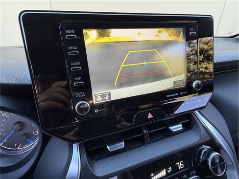 Used 2022 Toyota Venza LE AWD/4WD image 15