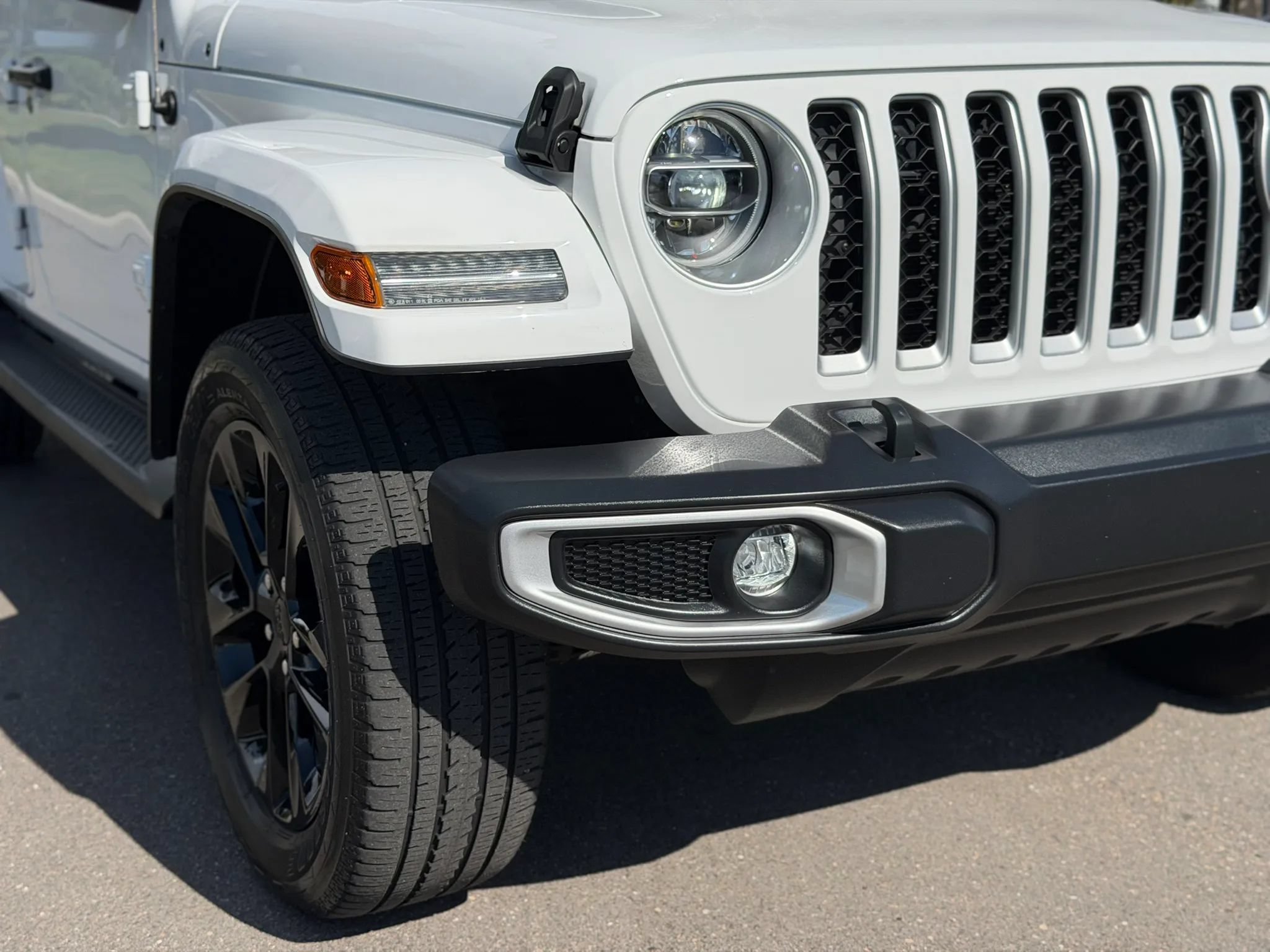 Used 2021 Jeep Wrangler Unlimited Sahara AWD/4WD image 39