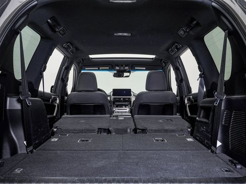 Used 2023 Lexus GX 460 Premium w/ Premium Package image 28