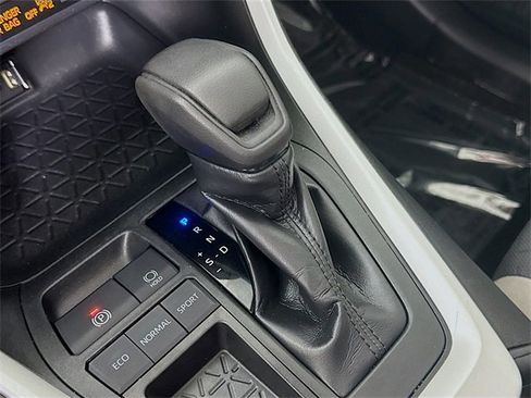 Used 2019 Toyota RAV4 XLE image 16