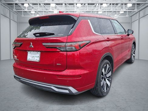 Used 2025 Mitsubishi Outlander SEL AWD/4WD image 5