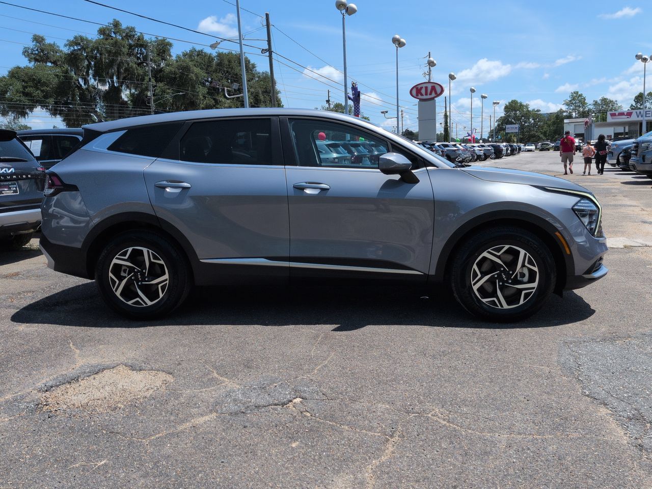 Certified 2025 Kia Sportage LX FWD image 4