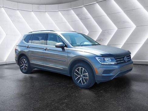 Used 2021 Volkswagen Tiguan SE AWD/4WD image 1