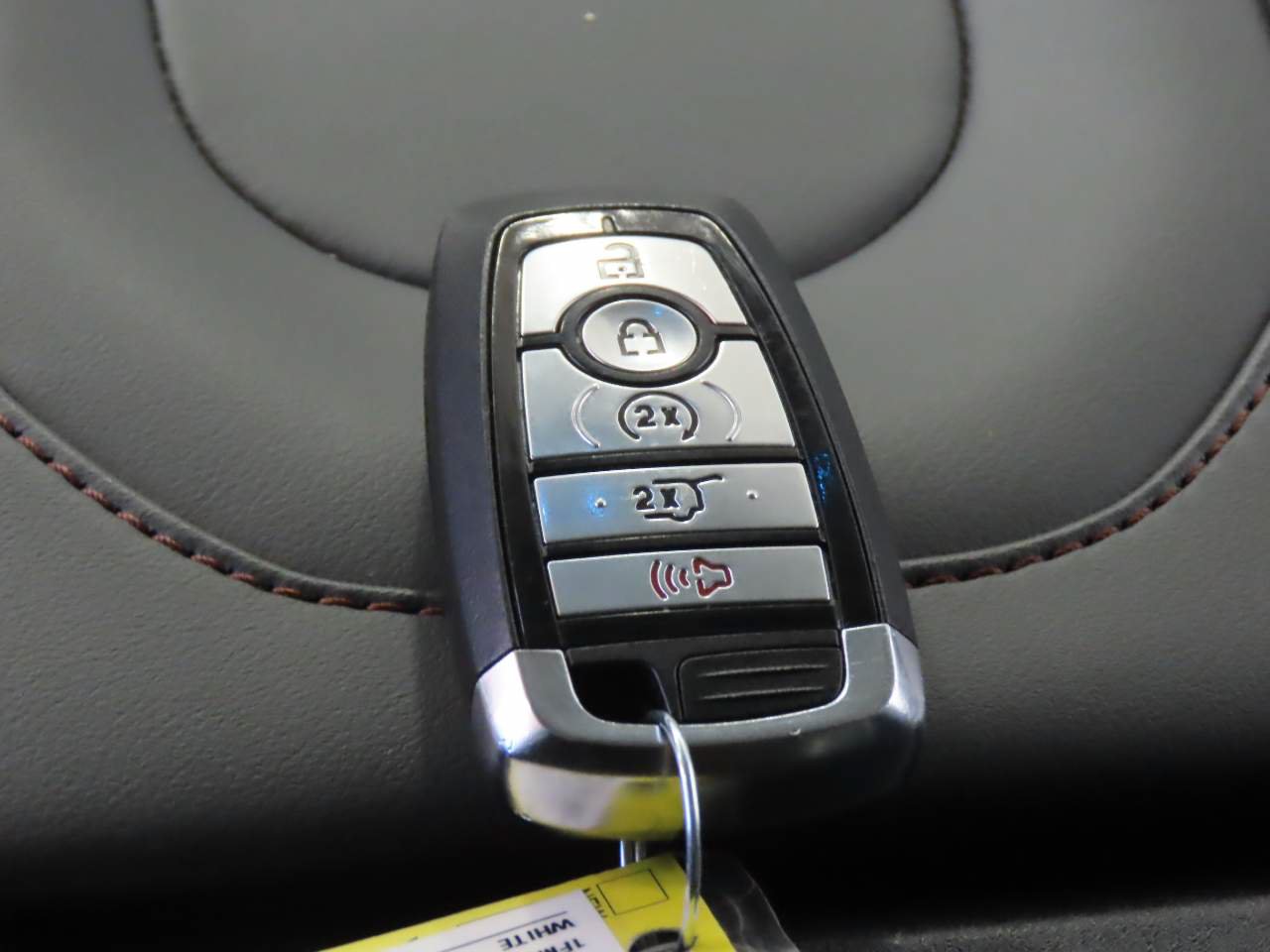 Used 2025 Ford Expedition Active RWD image 18
