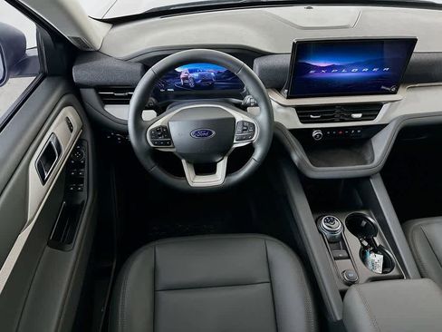 New 2026 Ford Explorer Active w/ Active Comfort Package RWD image 10