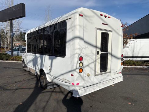 Used 2012 Ford E-450 and Econoline 450 Super Duty w/ Shuttle Bus Prep Pkg image 4