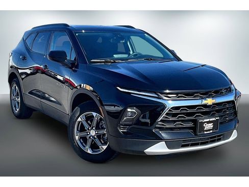 Used 2025 Chevrolet Blazer LT w/ Convenience Package AWD/4WD image 3