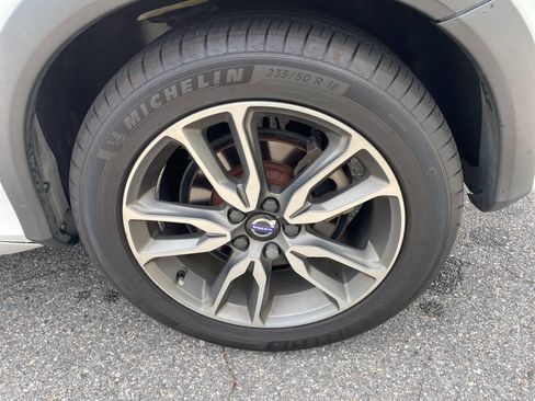 Used 2017 Volvo V60 T5 Cross Country w/ Climate Package image 11