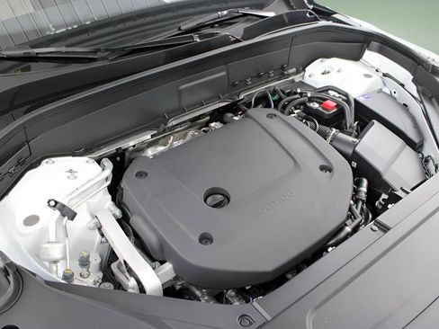 New 2026 Volvo XC90 B6 Plus image 25