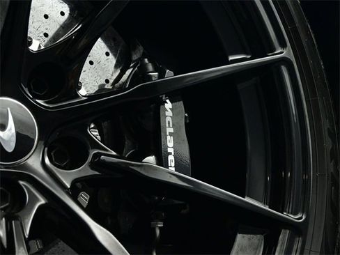 Used 2020 McLaren 600LT Spider image 32