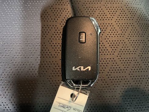 Certified 2023 Kia Sorento S image 25