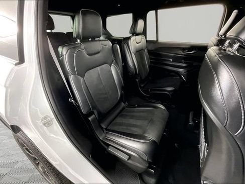 Used 2023 Jeep Grand Cherokee L Laredo RWD image 24