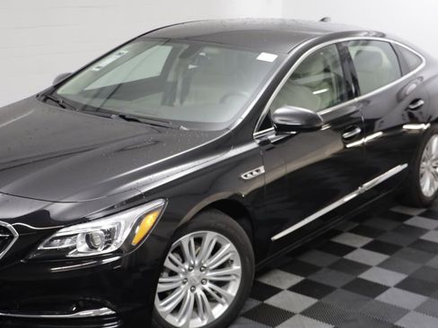 Used 2018 Buick LaCrosse image 2