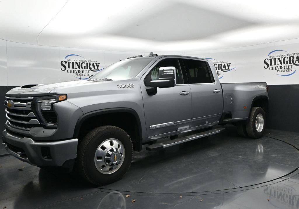 Used 2026 Chevrolet Silverado 3500 High Country w/ Technology Package AWD/4WD image 3