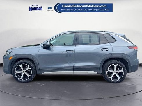 Used 2025 Volkswagen Tiguan SE AWD/4WD image 2